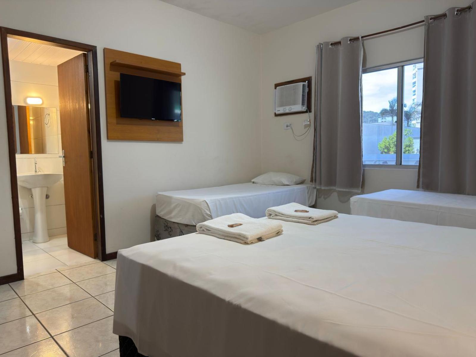 Hotel Graju Итажаи Экстерьер фото